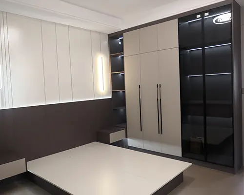 Cách làm sạch tủ quần áo bằng gỗ