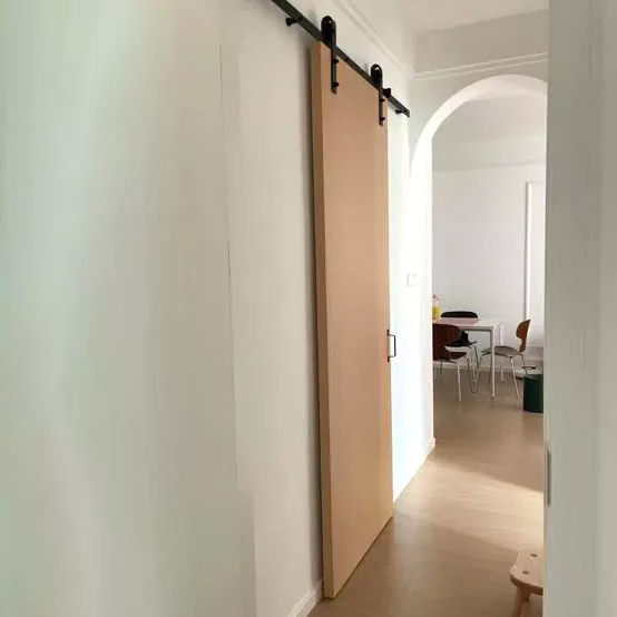 Cửa trượt trên cao